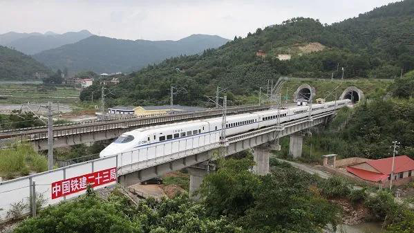 福建省第一條連接中西部和內陸大腹地的山區高等級快速通道