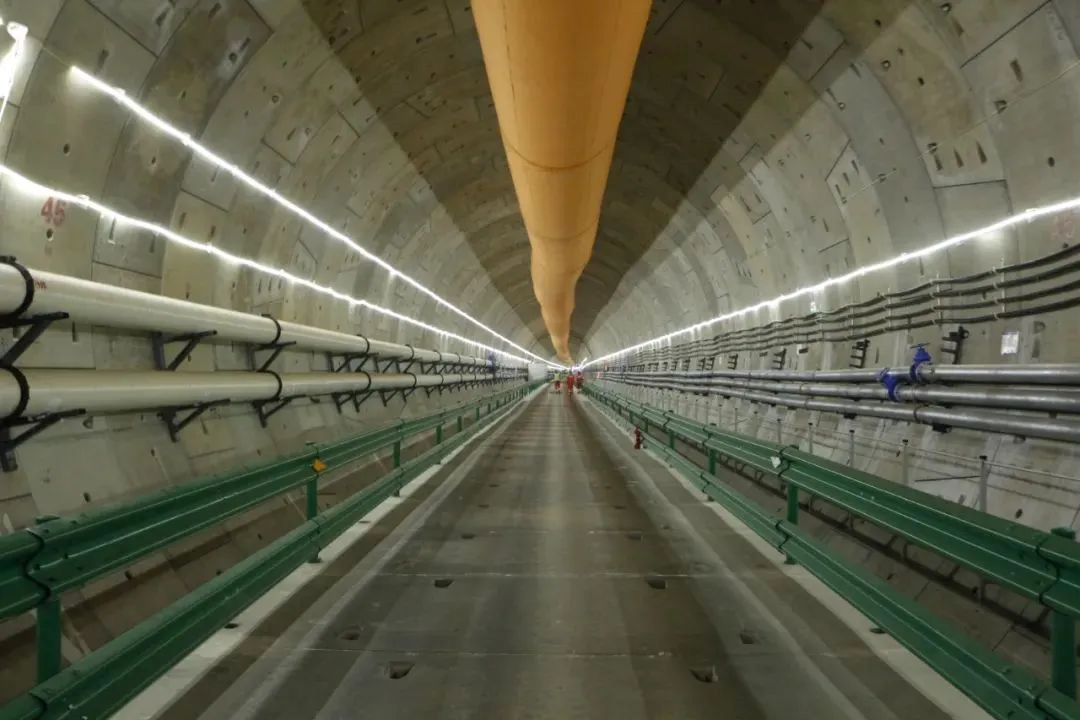 深江铁路珠江口隧道超大直径泥水平衡盾构大湾区号掘进突破1000m